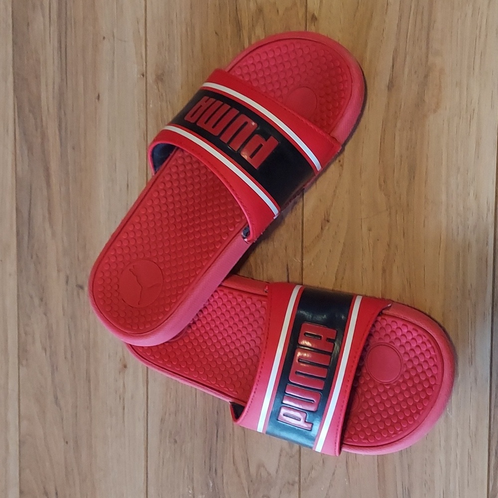 Kids red puma slides size 3